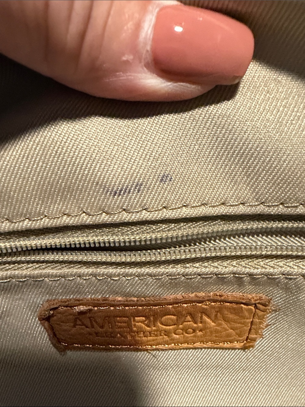 American Leather Co.Classic Tan Leather Crossbody Tote Bag with Front Zip Pocket - Picture 9 of 14